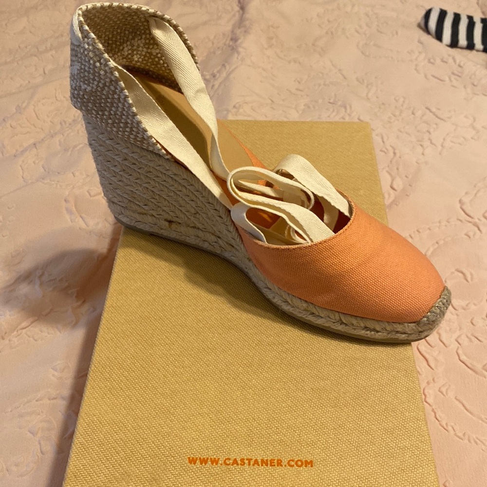 Brand new Castaner Wedge